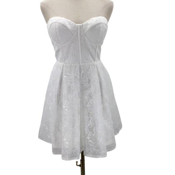 LULU'S L Precious Approach White Embroidered Strapless Tulle Mini Dress NEW 0B13 - Picture 2 of 8